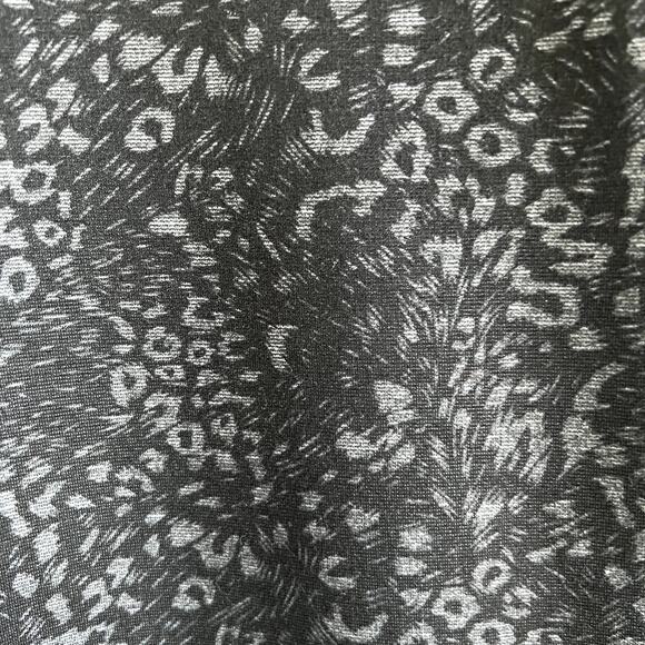 Chico's Slim Leg Ponte Pant 4 Pocket Black Grey Leopard Animal Print 2 NWT - Picture 3 of 7